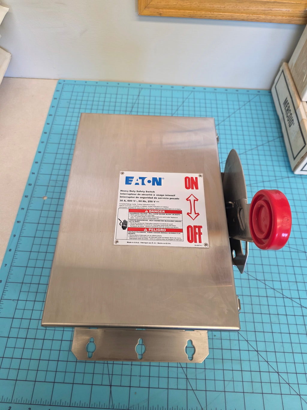 30 Amp Heavy Duty Safety Switch, Eaton