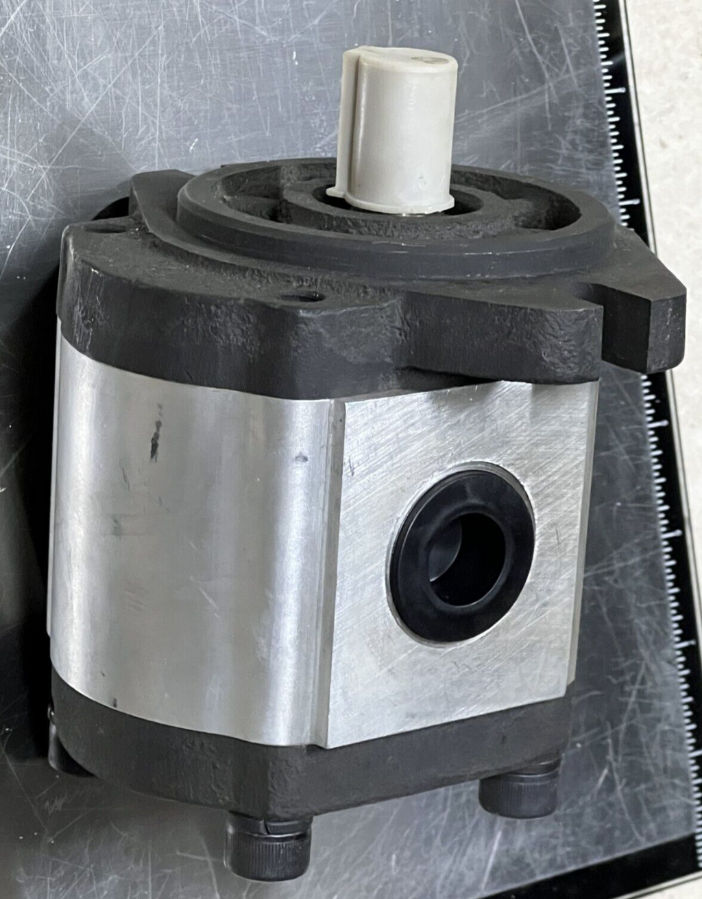 Dynamic Hydraulic Gear Pump 1.83 cu.in