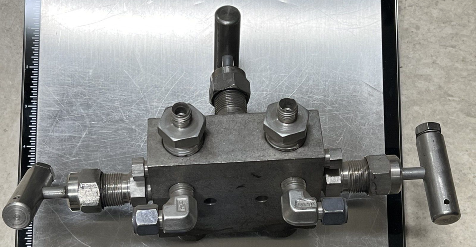 M1VIS-4-SG Manifold Valve