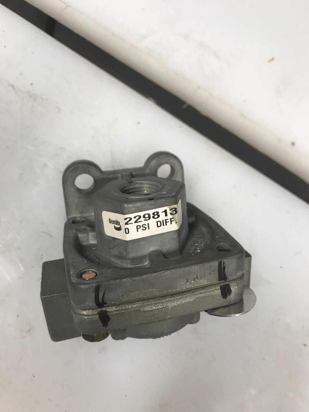 Bendix valve