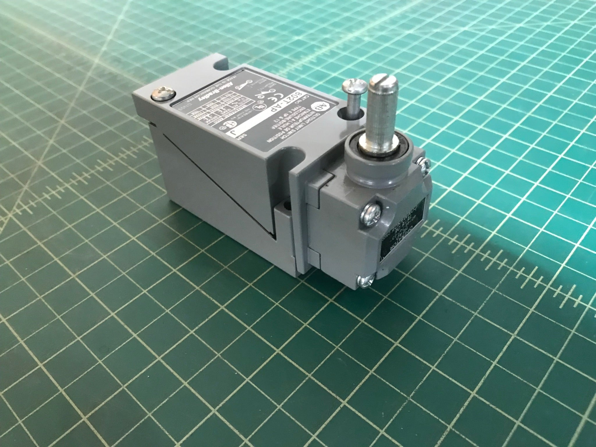 Oiltight Limit Switch