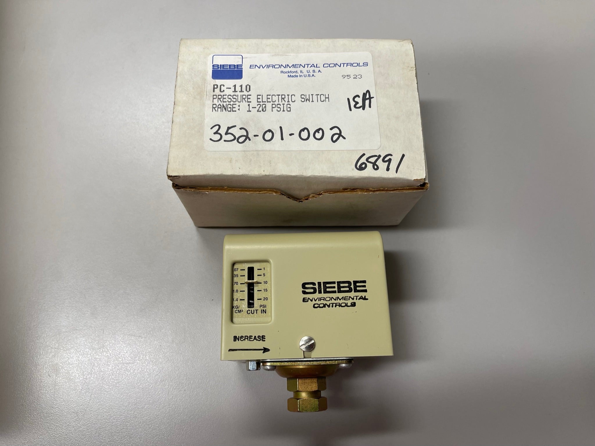 Barber-Colman Pressure Switch Pneumatic Electric PC110