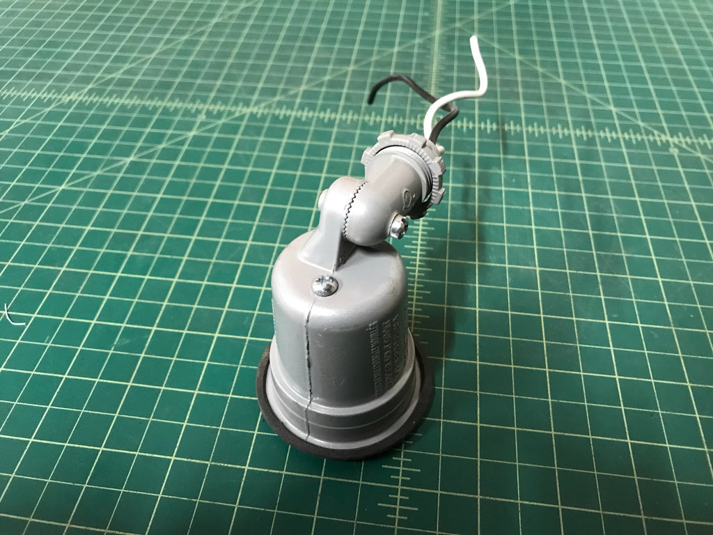 Lamp Holder = Type Pan 38 - 150w