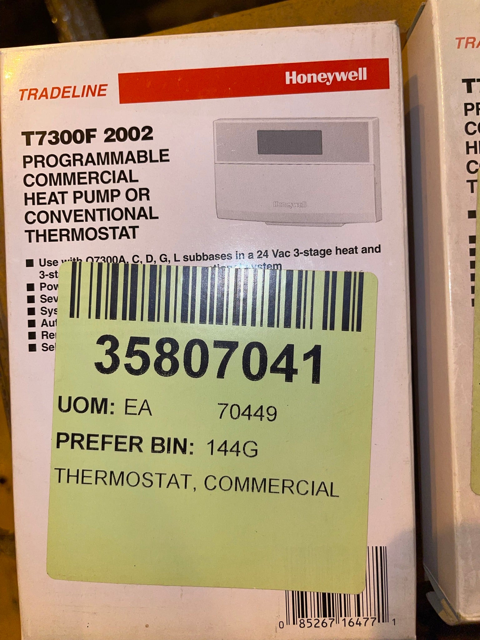 Honeywell THERMOSTAT, COMMERCIAL T7300F2002