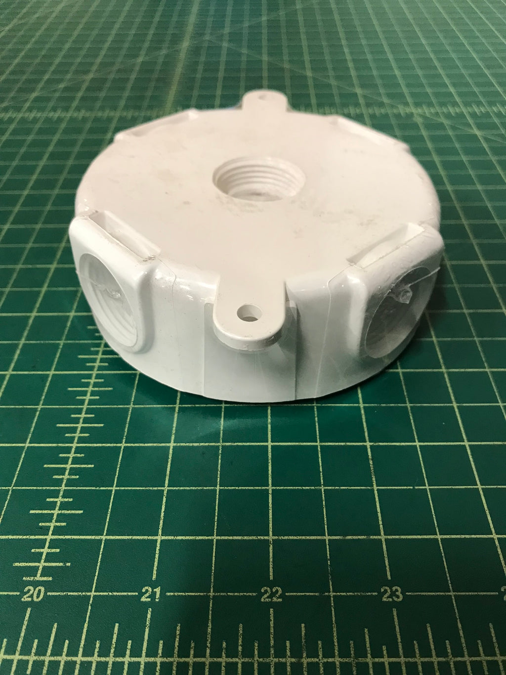 5 Hole Plastic Round Box 1/2 - 3/4" - White