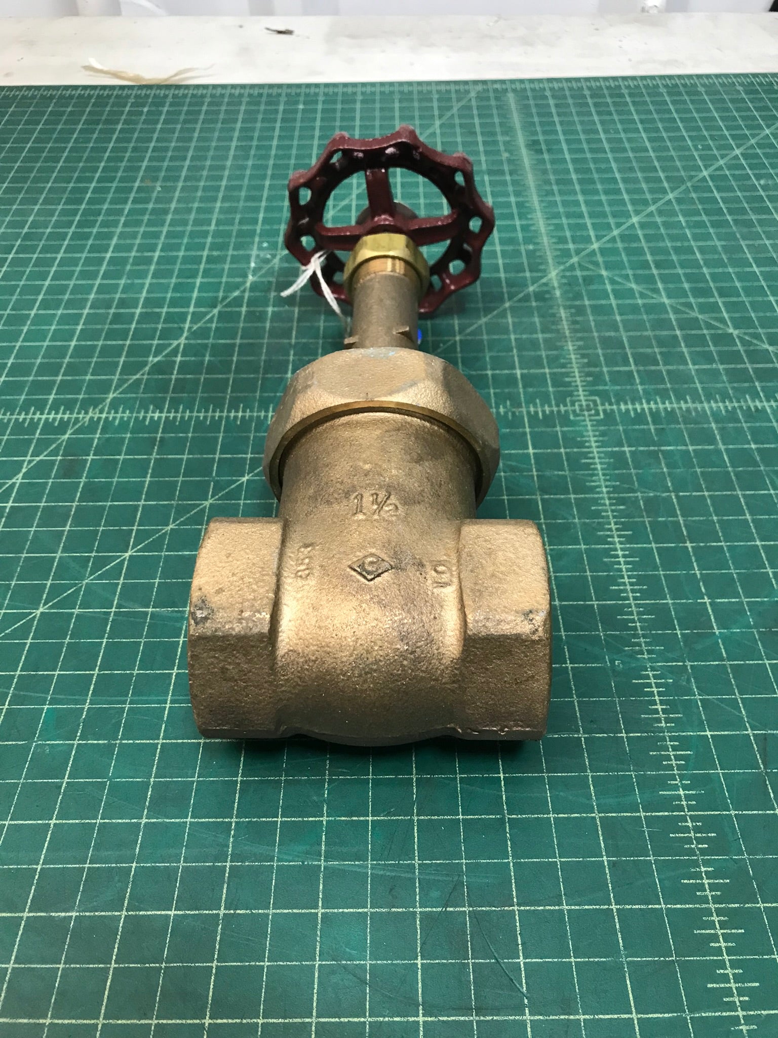 Crane Bronze Gate Valve, 1 1/2", 250 PSI