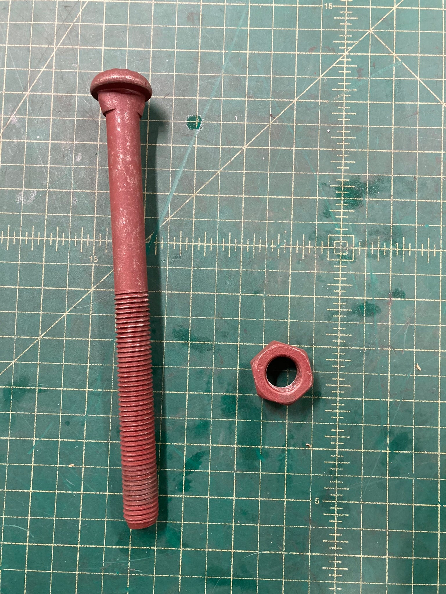 BOLT, EXTRA TRACK HEAD, RED-DCODED WITH NUT FOR DRESSER